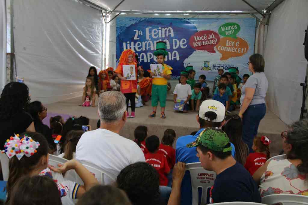 Inicia a programação da II Feira Literária em Itapema