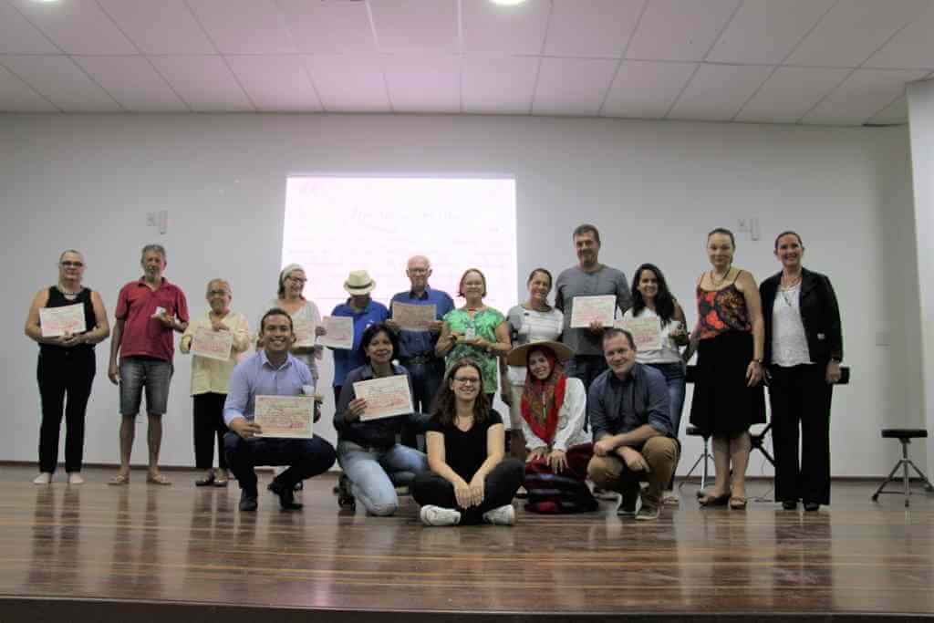 BOMBINHAS - EEB Maria Rita Flor homenageia Engenheiros Bombinenses - Foto: Márcia Cristina Ferreira