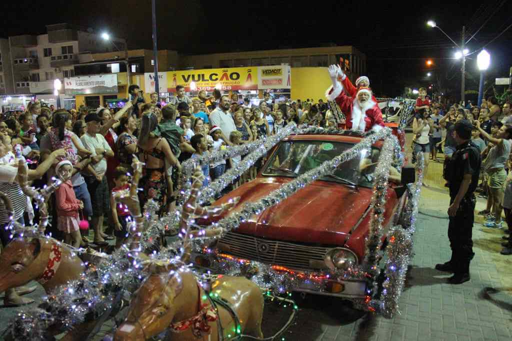 PORTO BELO - Natal Iluminado e Abertura de Verão reúne centenas de pessoas em Porto Belo