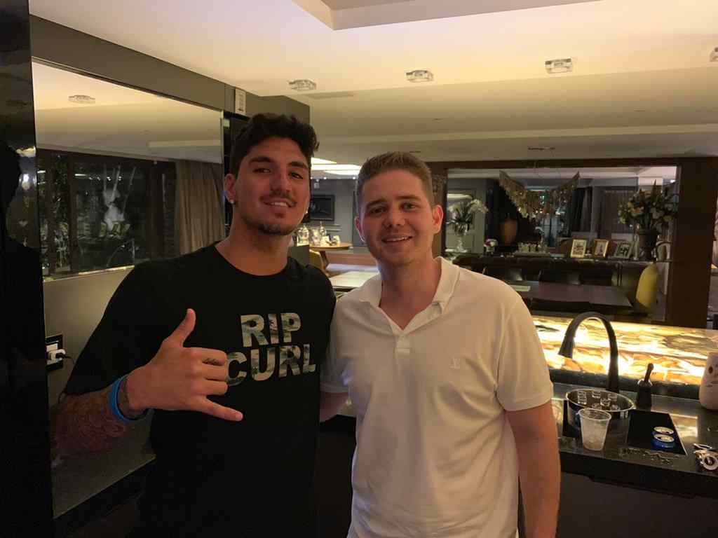 Gabriel Medina e Lindomar Pasqualotto júnior