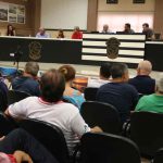 Prefeita Nilza Simas participa de reunião sobre poluição dos rios na Câmara de Vereadores