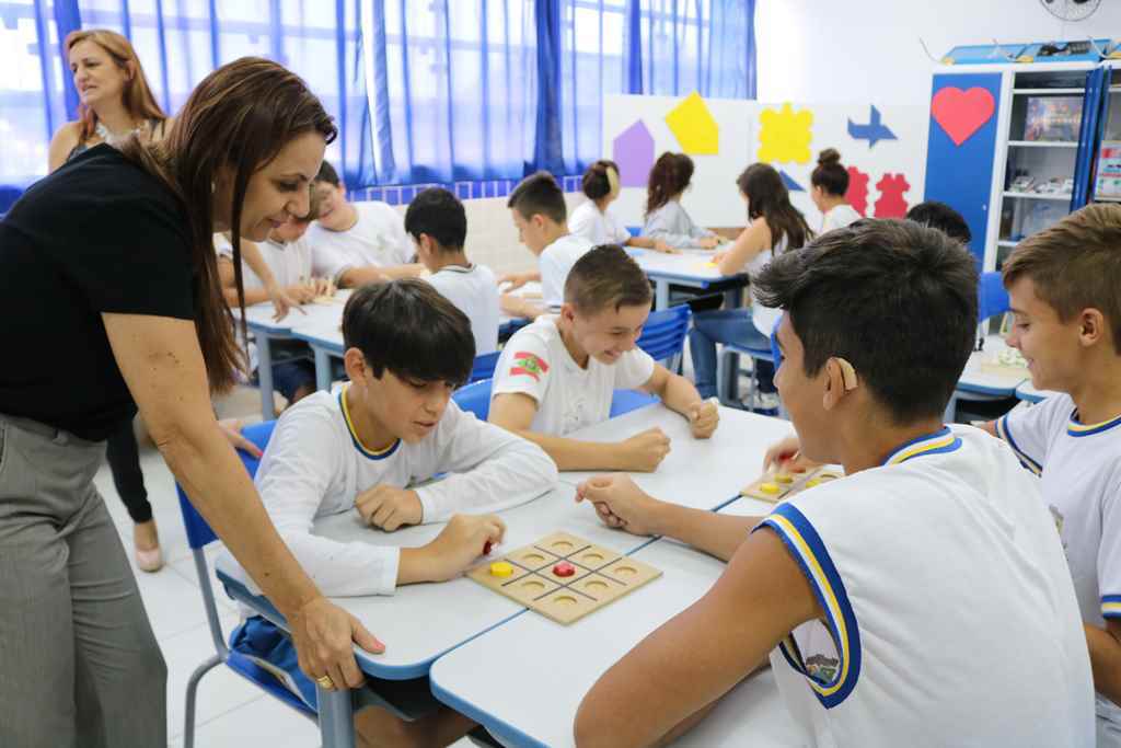 Escolas da Rede Municipal ganham laboratórios de ciências e matemática