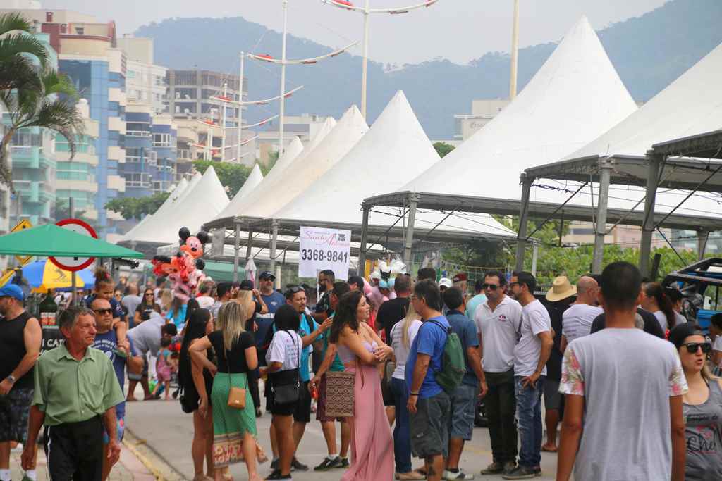 17º Encontro dos Amigos agita orla da Praia Central de Itapema