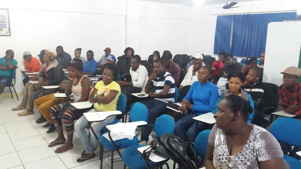 Educação disponibiliza aulas de língua portuguesa para haitianos
