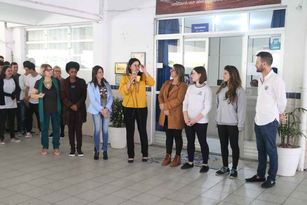Aluna da Rede Municipal de Ensino de Itapema recebe medalha de Ouro na OBMEP