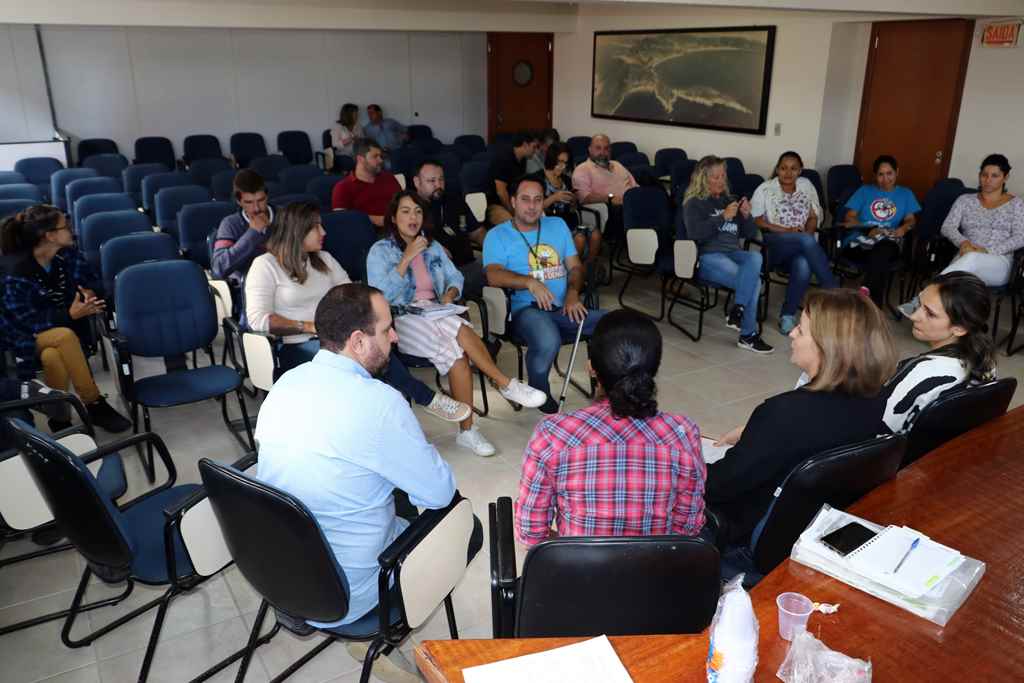 BOMBINHAS - Secretaria de Saúde reúne Sala de Situação contra a Dengue