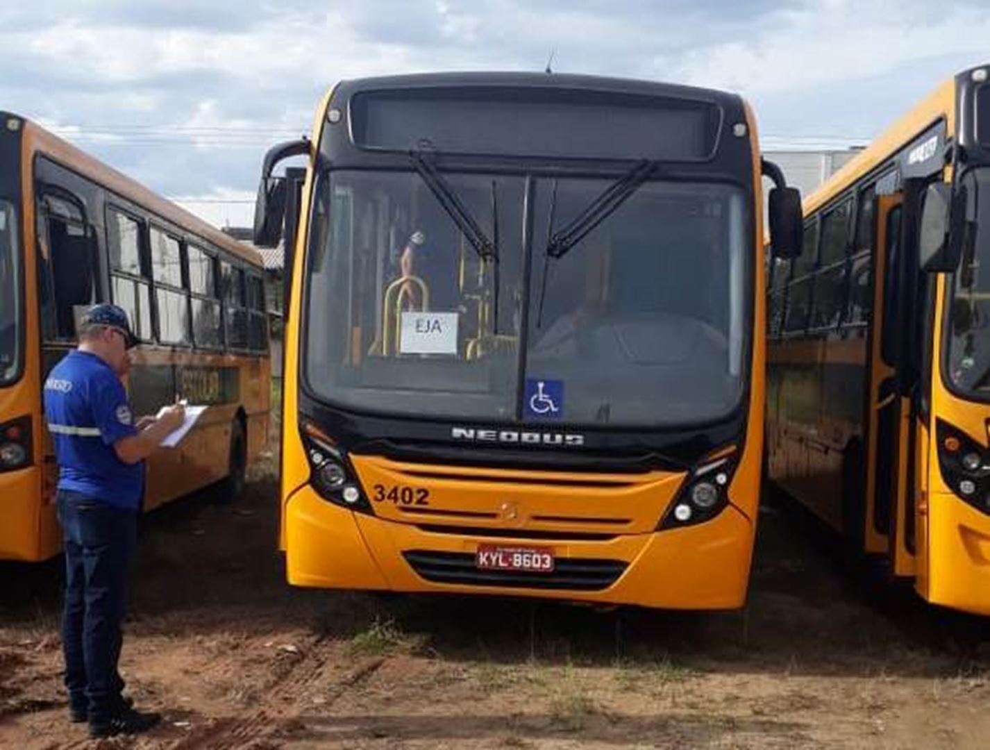 Detrami realiza vistoria em ônibus de transporte de estudantes