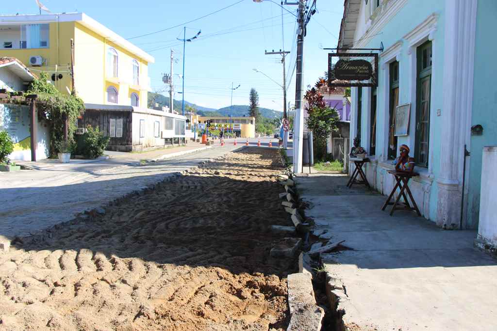 PORTO BELO - Porto Belo inicia revitalização de ruas no Centro