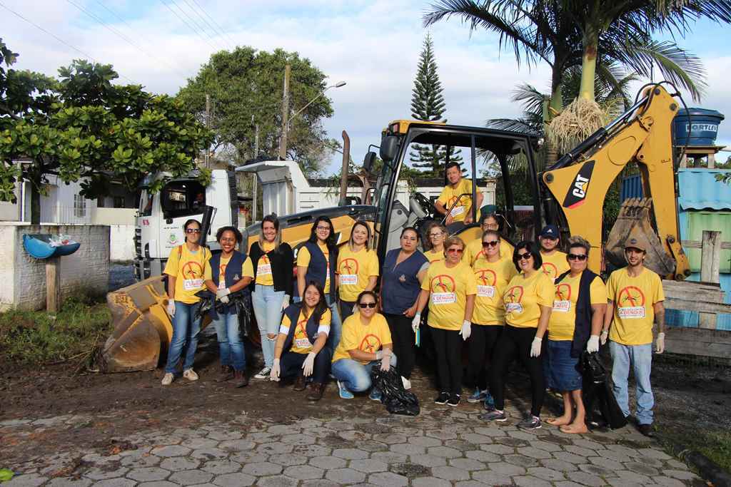 PORTO BELO - Porto Belo realiza mutirão de limpeza no Jardim Dourado