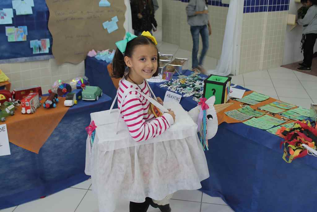 Alunos da Rede Municipal de Ensino realizam etapa escolar da II Feira das Áreas de Conhecimento