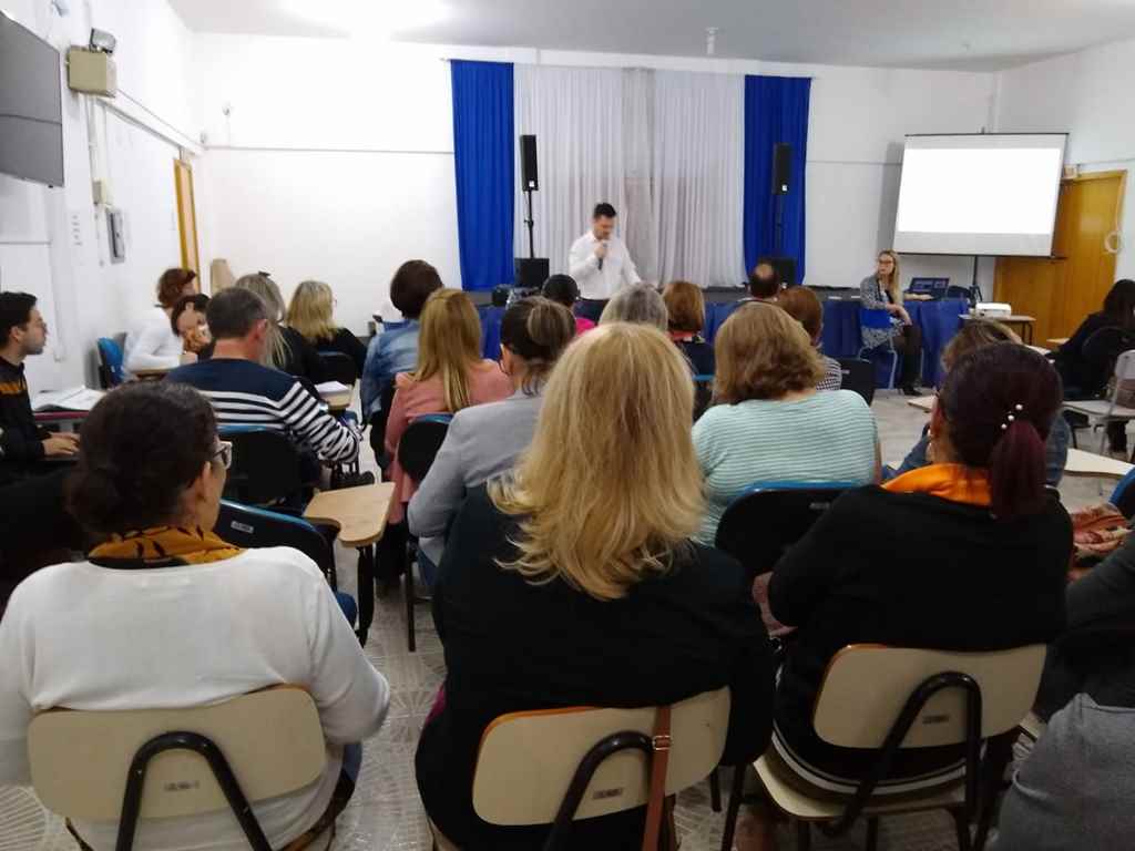 Educação promove formação voltada ao combate a evasão escolar