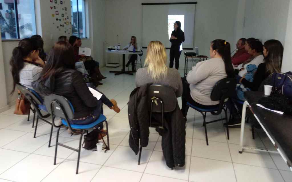 Grupo promove orientação aos pais em Itapema