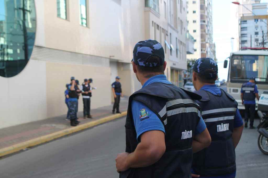 Novos agentes de trânsito participam de abordagens