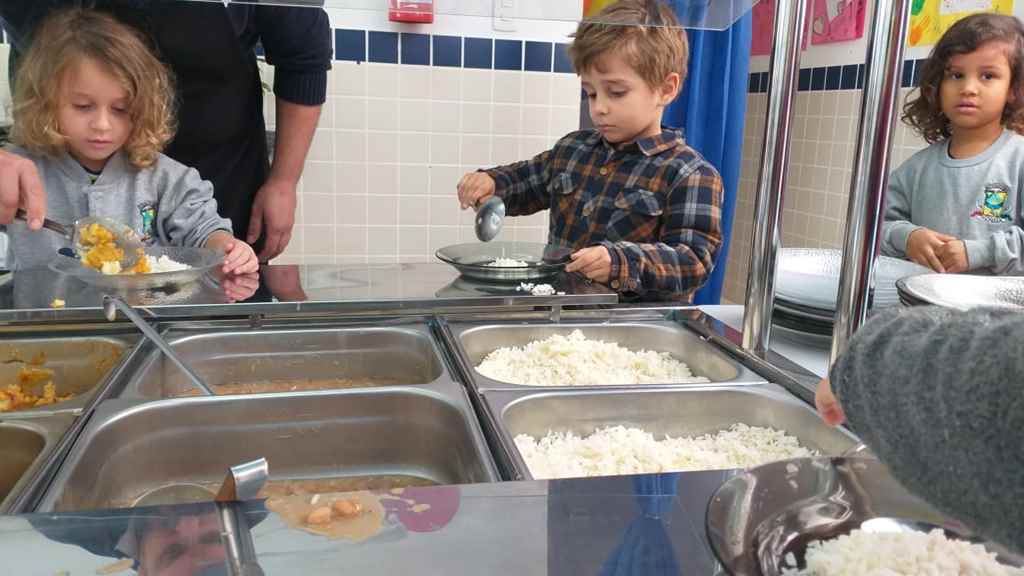 Educação adquire novos buffet adaptados para alimentação escolar nos CMEIs