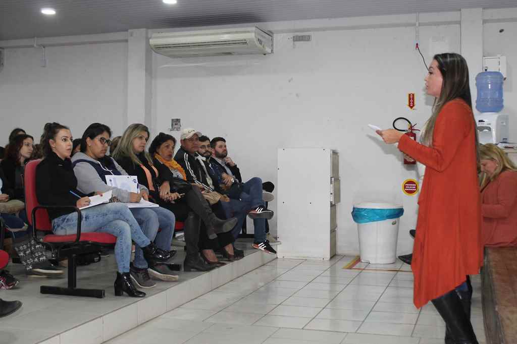 Entidades e associações participam de reunião sobre o Arraiá Solidário