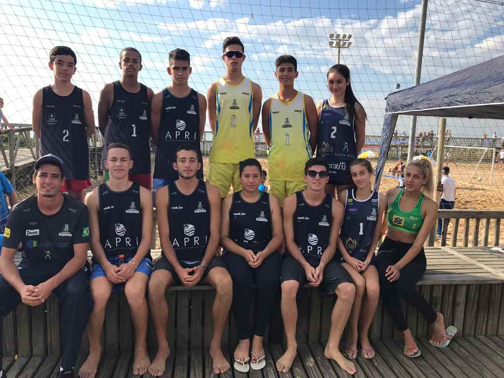 Volêi de Praia de Itapema participa de seletiva estadual