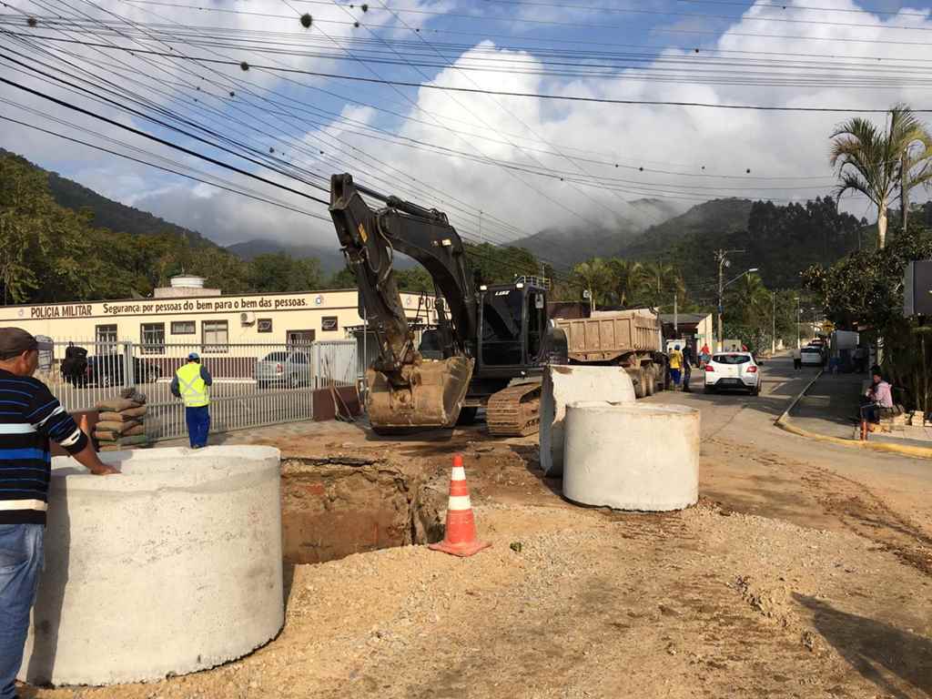Bairro Várzea recebe novas obras de drenagem pluvial