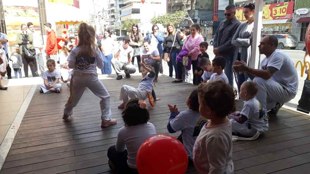 Apresentações culturais marcam evento de solidariedade