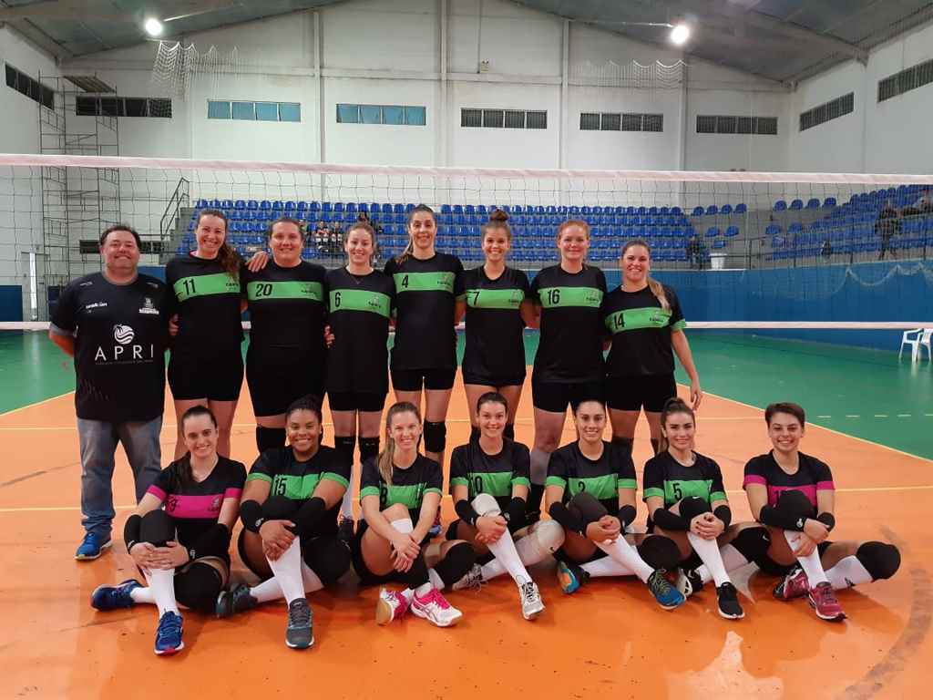 Equipe de vôlei feminino vai participar da Copa VolleyBras
