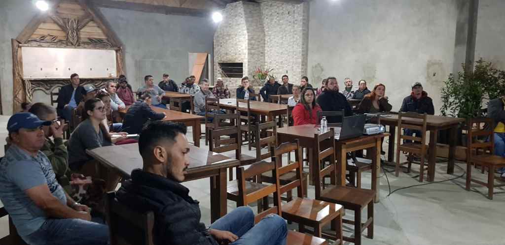 FAACI orienta moradores do Alto Areal sobre o tratamento do esgoto