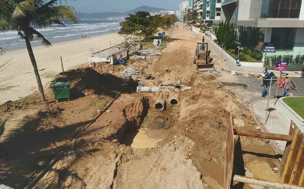 Seguem as obras de continuação do Calçadão da Orla do Centro