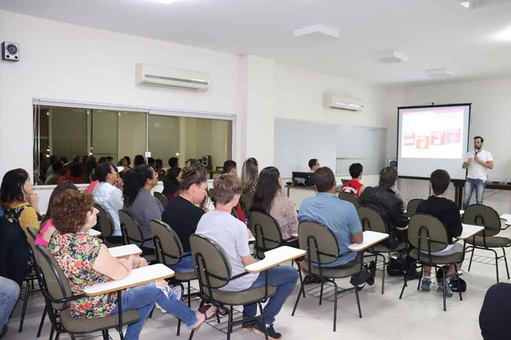Capacita Jovem promove integração entre alunos, professores e a comunidade