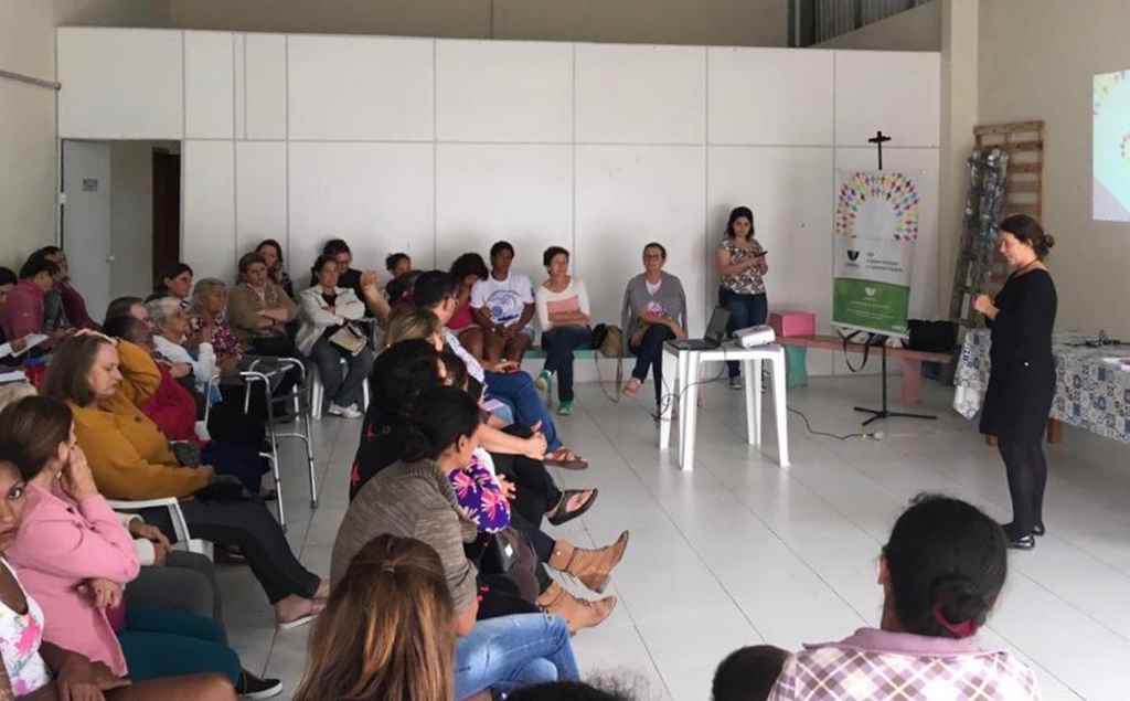 CRAS e CREAS participam de oficina sobre Economia Solidária