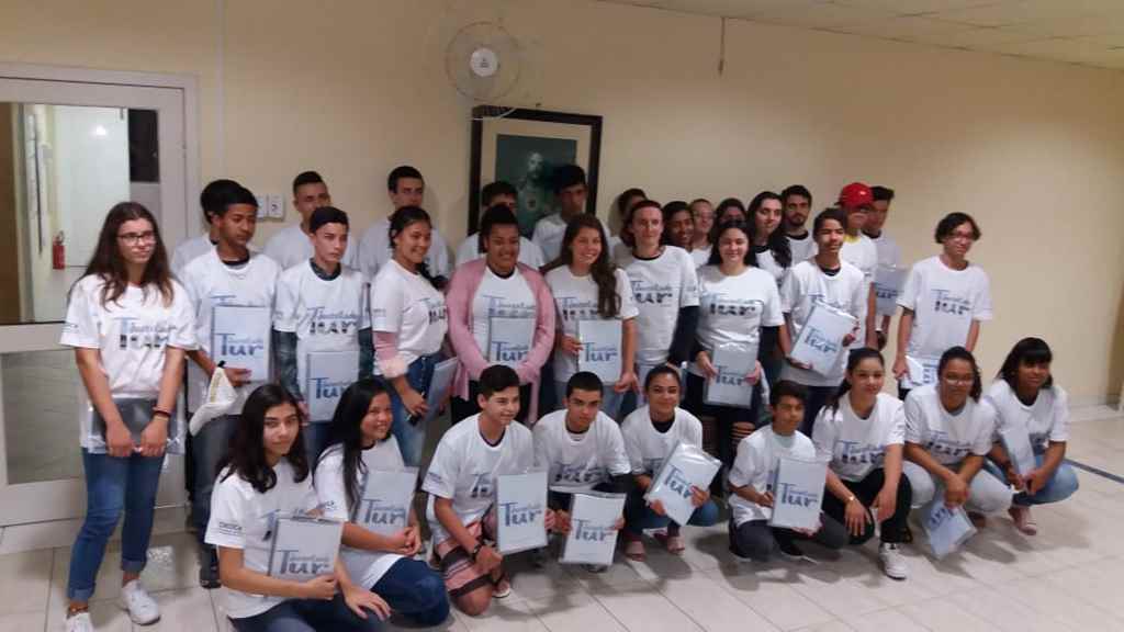 Jovens iniciam curso de Turismo e Hotelaria