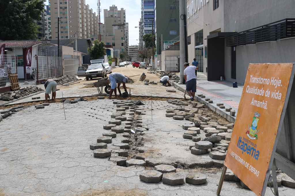 Meia Praia recebe melhorias