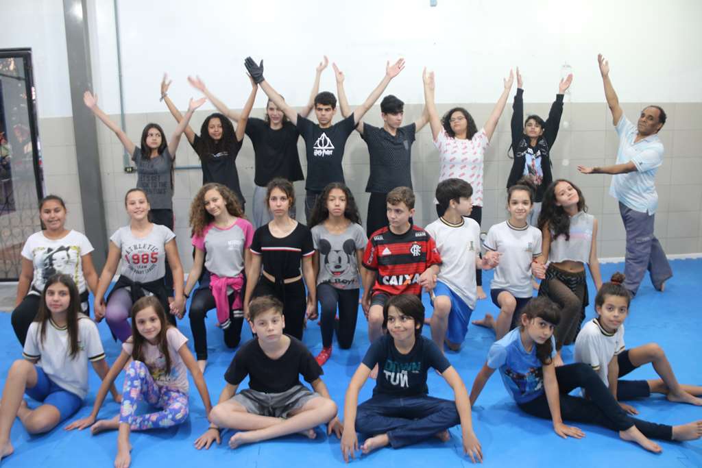 Atores ensaiam para Festival de Teatro em Itapema