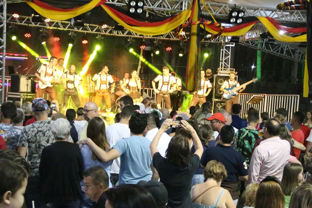 Grande público e apresentações culturais marcam II Festa Germânica