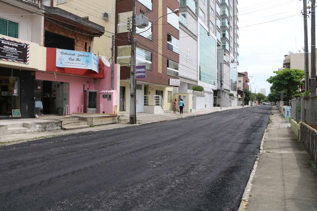 Seguem pavimentação asfáltica nas ruas 262 e 264