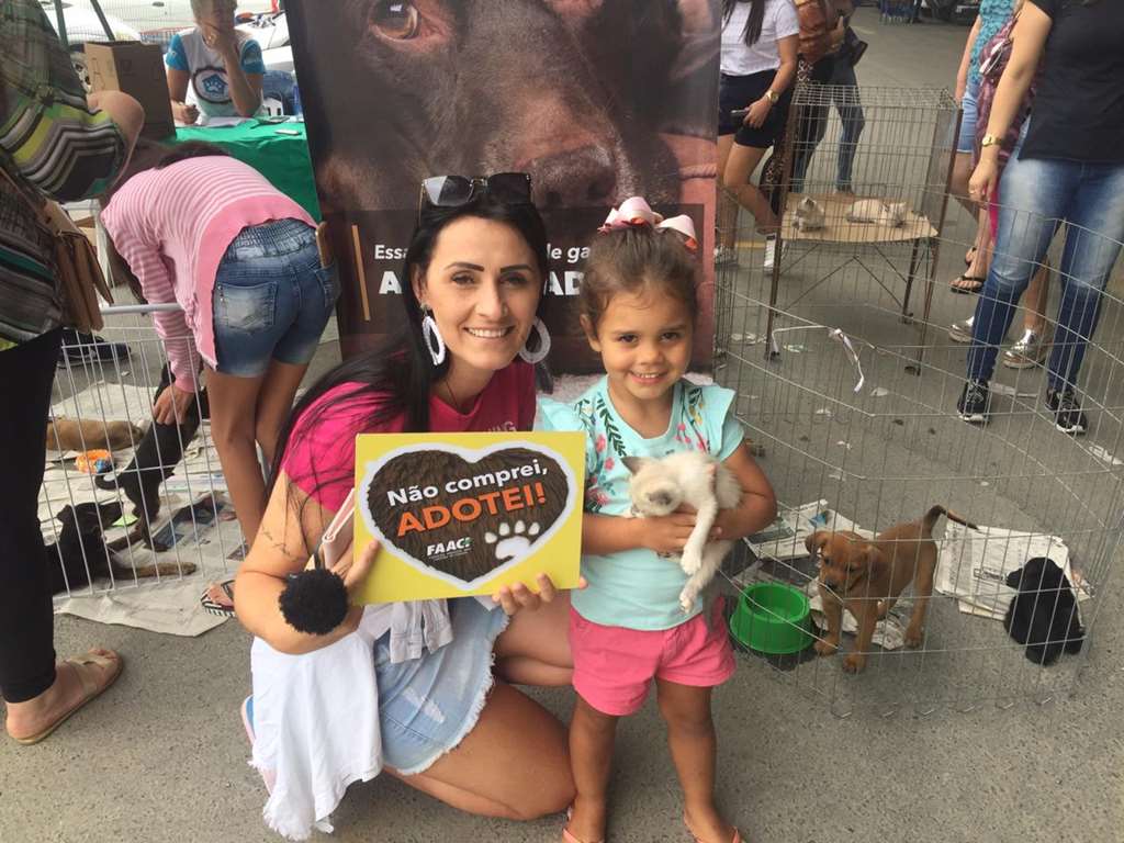 FAACI realiza feira mensal de adoção neste sábado (14/12)
