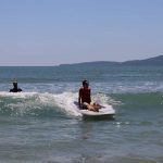 Festival de Surf Inclusão movimenta Praia Central no final de semana