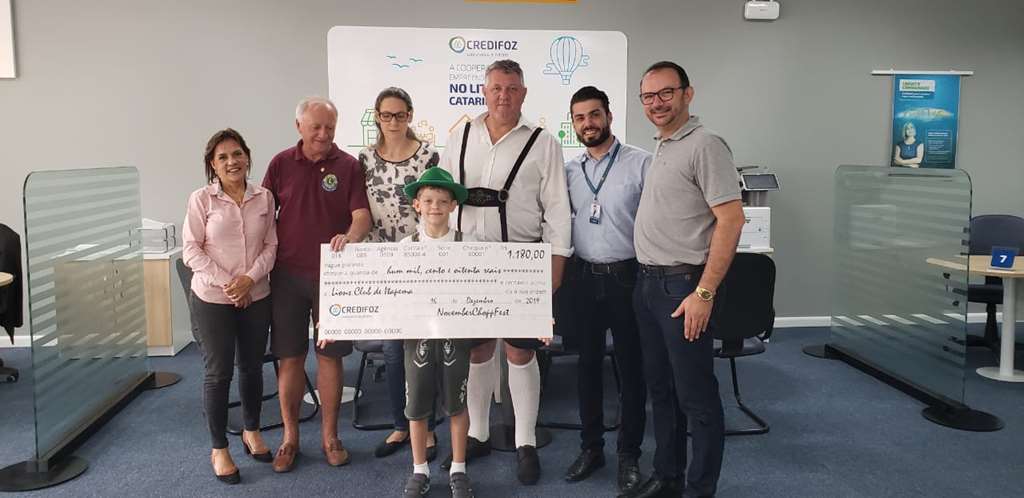 Instituto Germânico Engelmann repassa recursos da Novemberchopp Fest para o Lions Clube