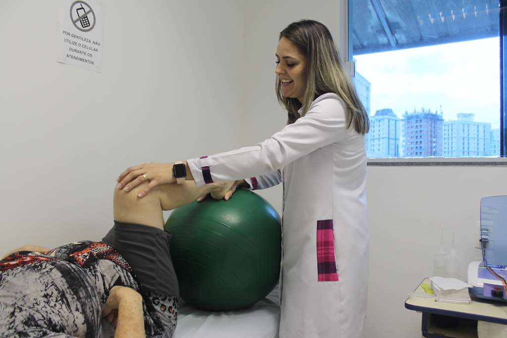 Mais de 2 mil atendimentos mensais em fisioterapia são realizados em Itapema