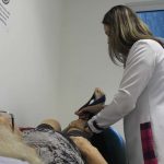 Mais de 2 mil atendimentos mensais em fisioterapia são realizados em Itapema