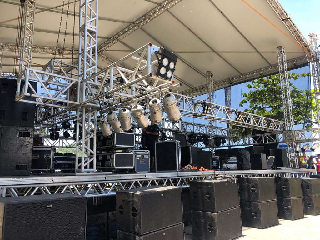 Montagem da estrutura do Réveillon 2020 já está sendo finalizada