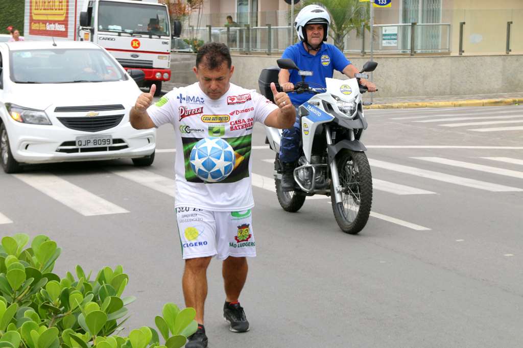 Rei das Embaixadinhas passa por Itapema
