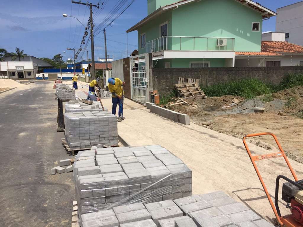 Seguem as obras de infraestrutura no Bairro Várzea