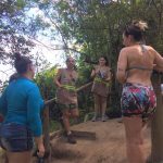 BOMBINHAS - Voluntários iniciam atividades no Morro do Macaco