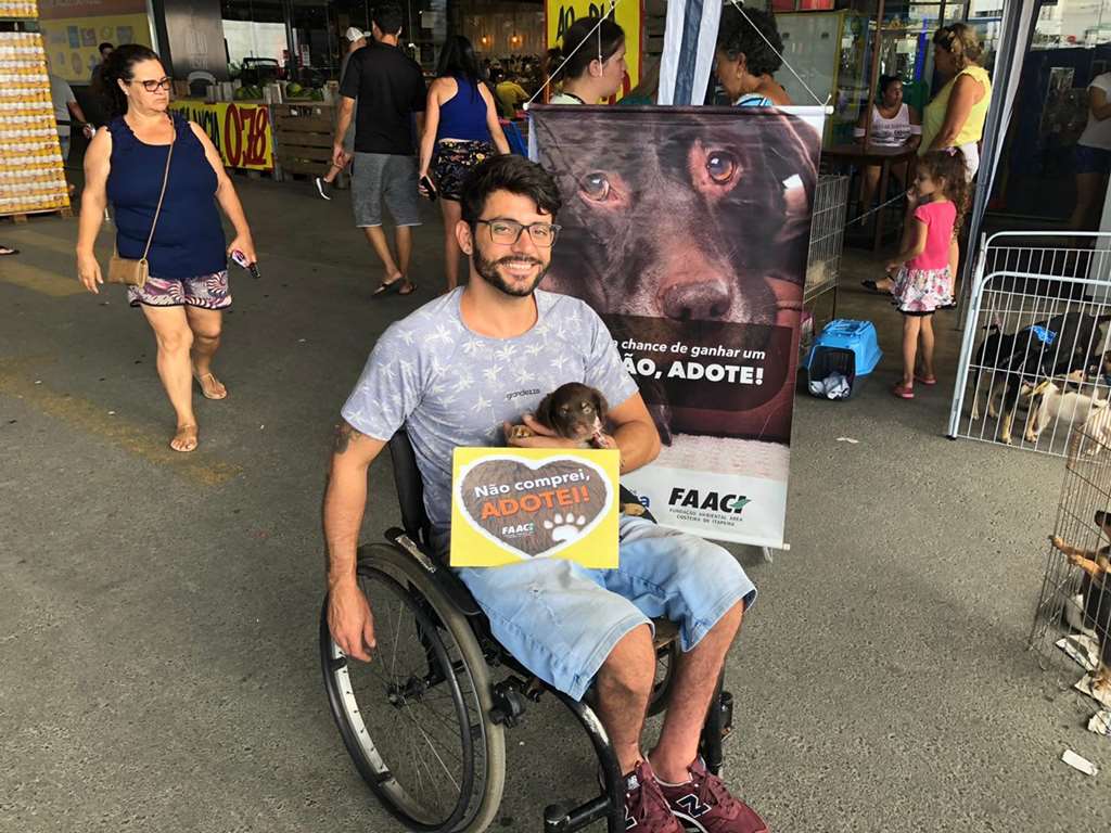 Feira da FAACI tem 18 animais adotados