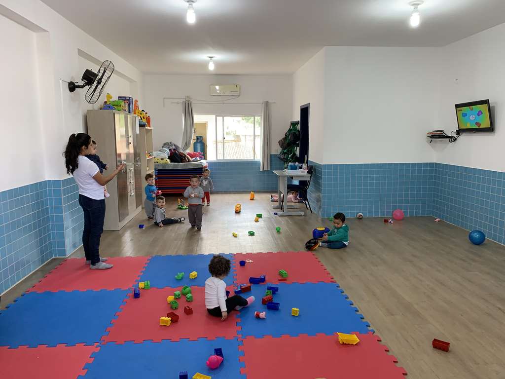 PORTO BELO - Porto Belo reforma escola em Santa Luzia