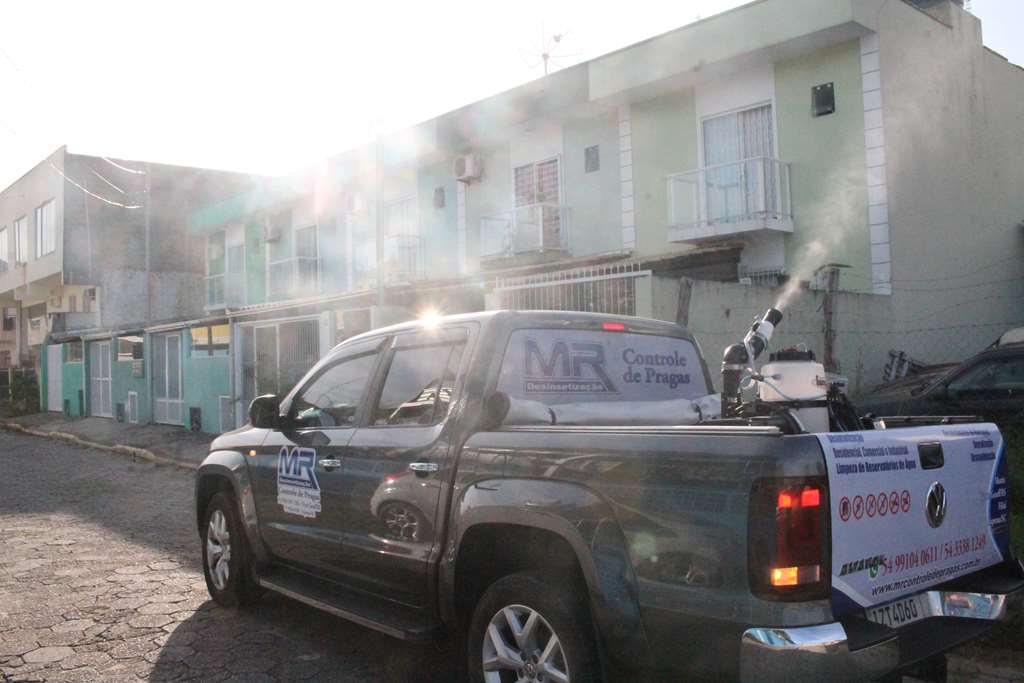 Saúde realiza nova aplicação de larvicida contra a Dengue com o atomizador