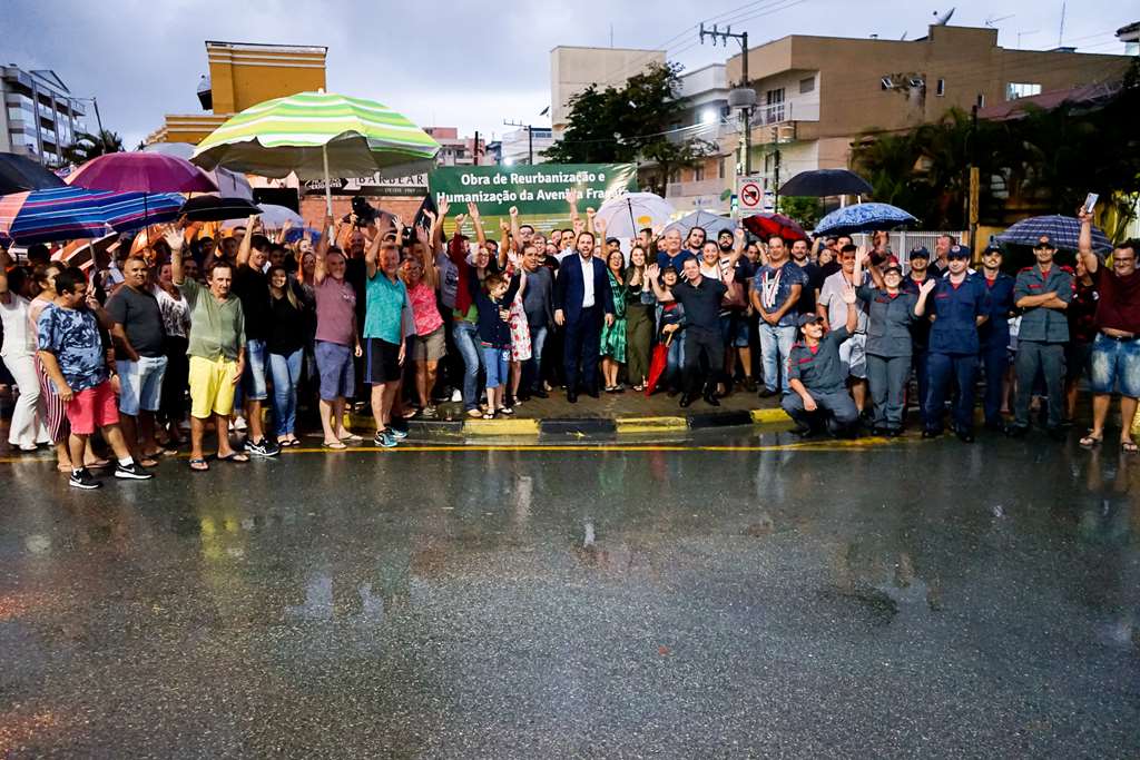 BOMBINHAS - Ordem de Serviço marca início da obra na Avenida Fragata - Foto: Manuel Caetano