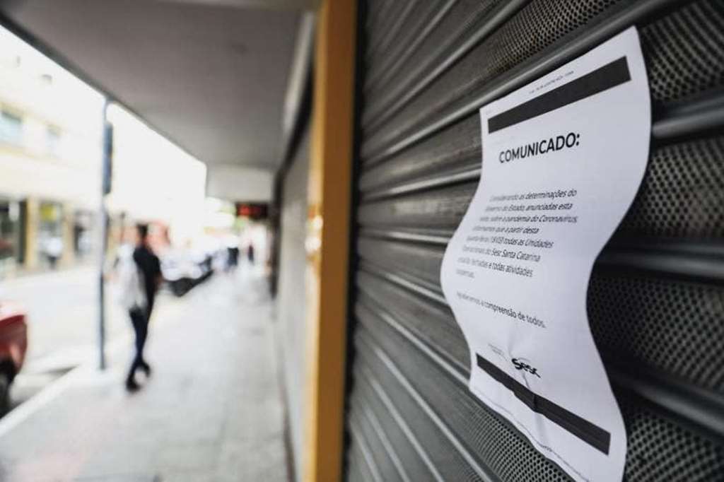 Medidas contra coronavírus, como fechamento de lojas e suspensão de transporte de ônibus, começam a valer nesta quarta (18)(Foto: Diorgenes Pandini, Diário Catarinense)