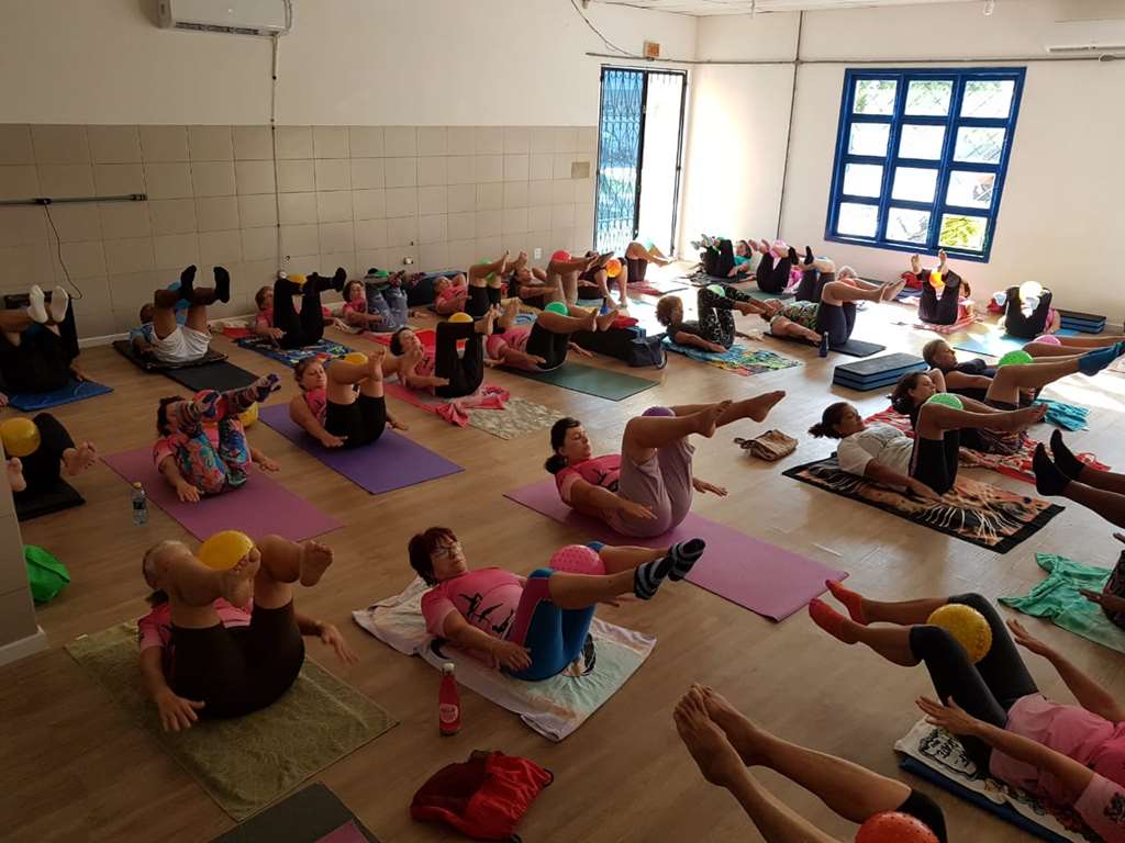 Escolinhas esportivas e atividades físicas são disponibilizadas à população em Itapema