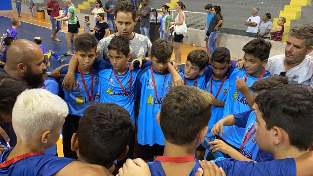 PORTO BELO - Jovens atletas de Porto Belo participam de torneio de futsal em Joinville