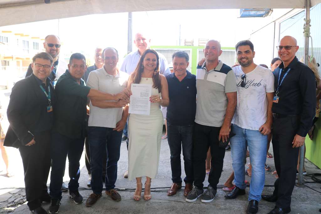 Prefeita Nilza Simas assina contrato para investimento de R$ 15 milhões nos bairros Morretes e Jardim Praiamar