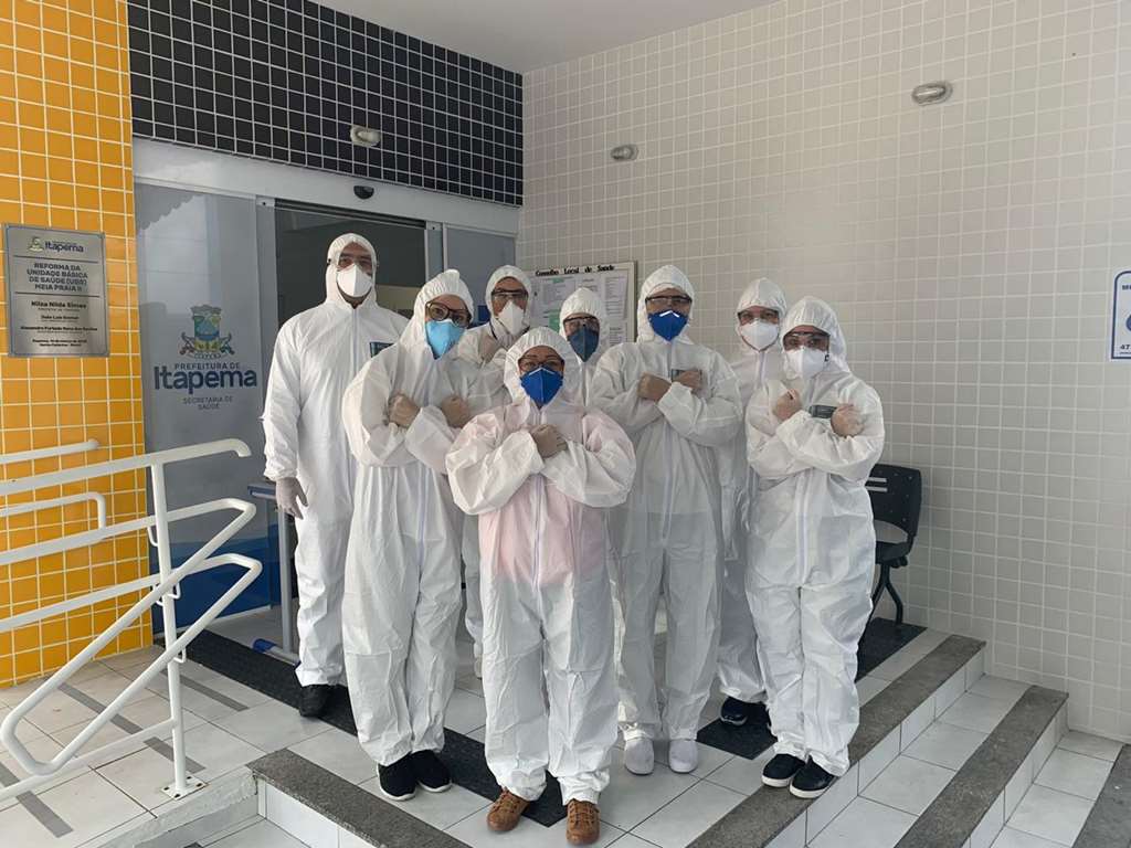 Servidores da saúde usam equipamentos especial para atendimento durante quarentena